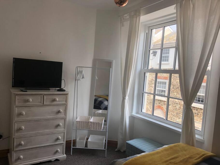 Seaton, Devon, Two Bed Apartment, Just Off The Sea Front. 外观 照片