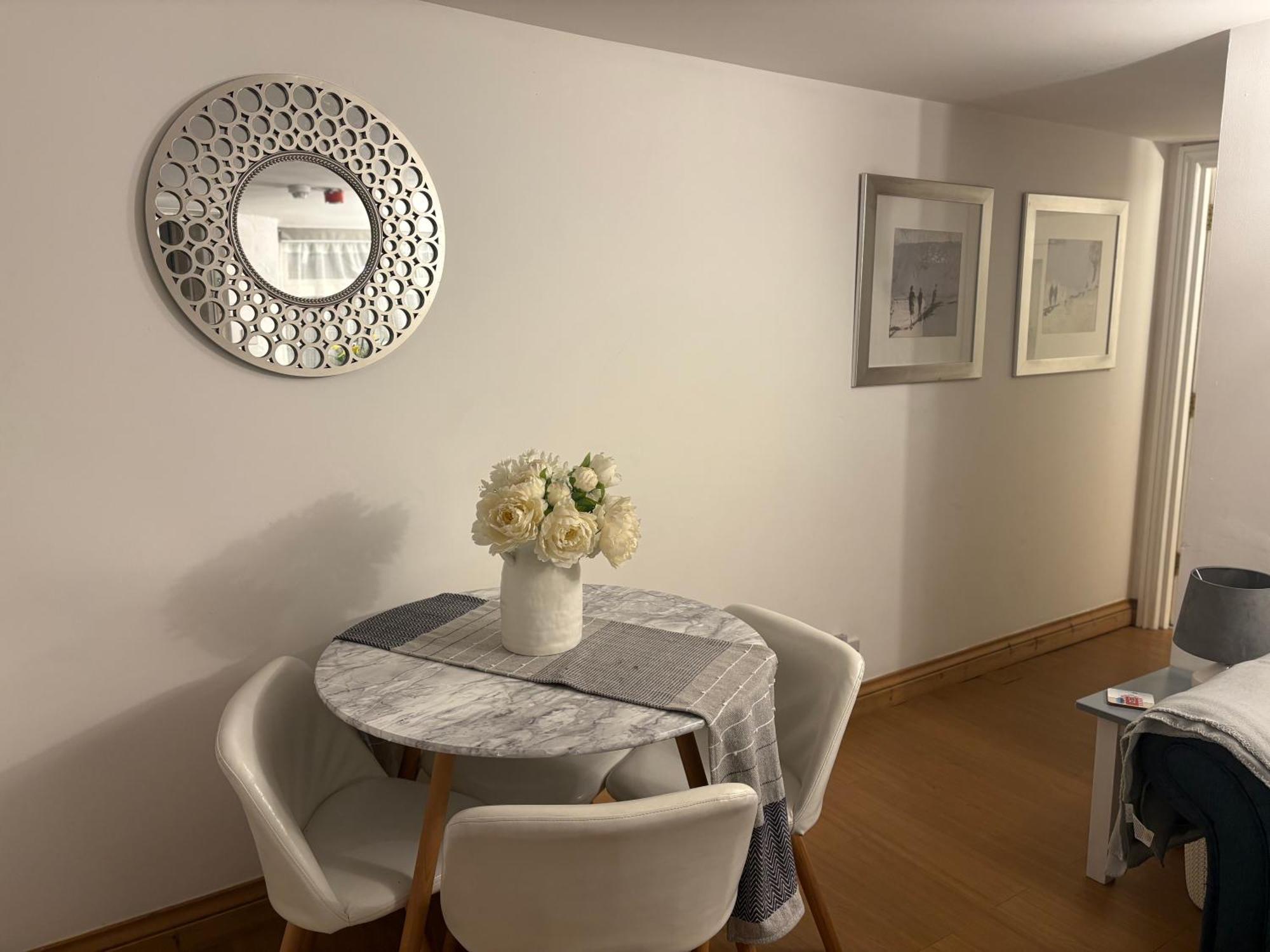 Seaton, Devon, Two Bed Apartment, Just Off The Sea Front. 外观 照片